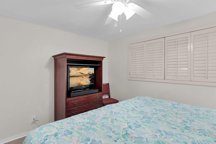 303 Sombrero Beach Road Marathon, FL 33050 - Photo 42 of 84 Side A-primary bedroom