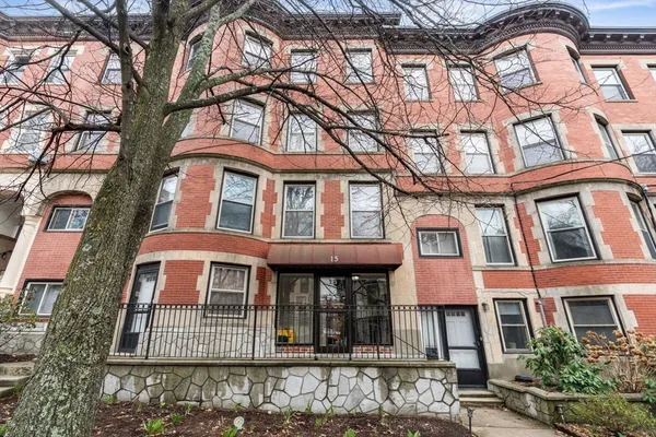 $2,300 | 15 University Road, Unit 42, Brookline, MA 02445