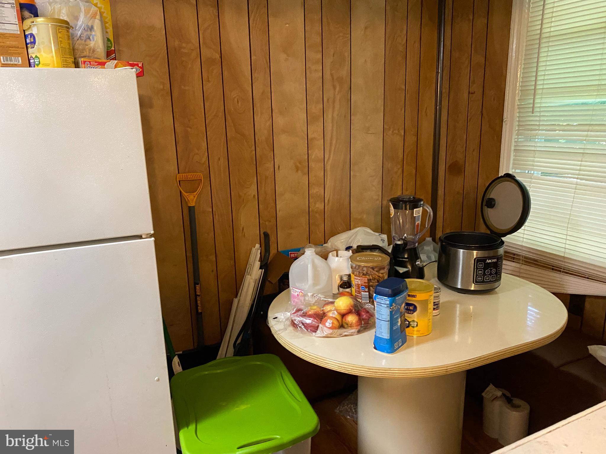 37 Concord Road Darby, PA 19023 - Photo 5 of 12 Kitchen eating area