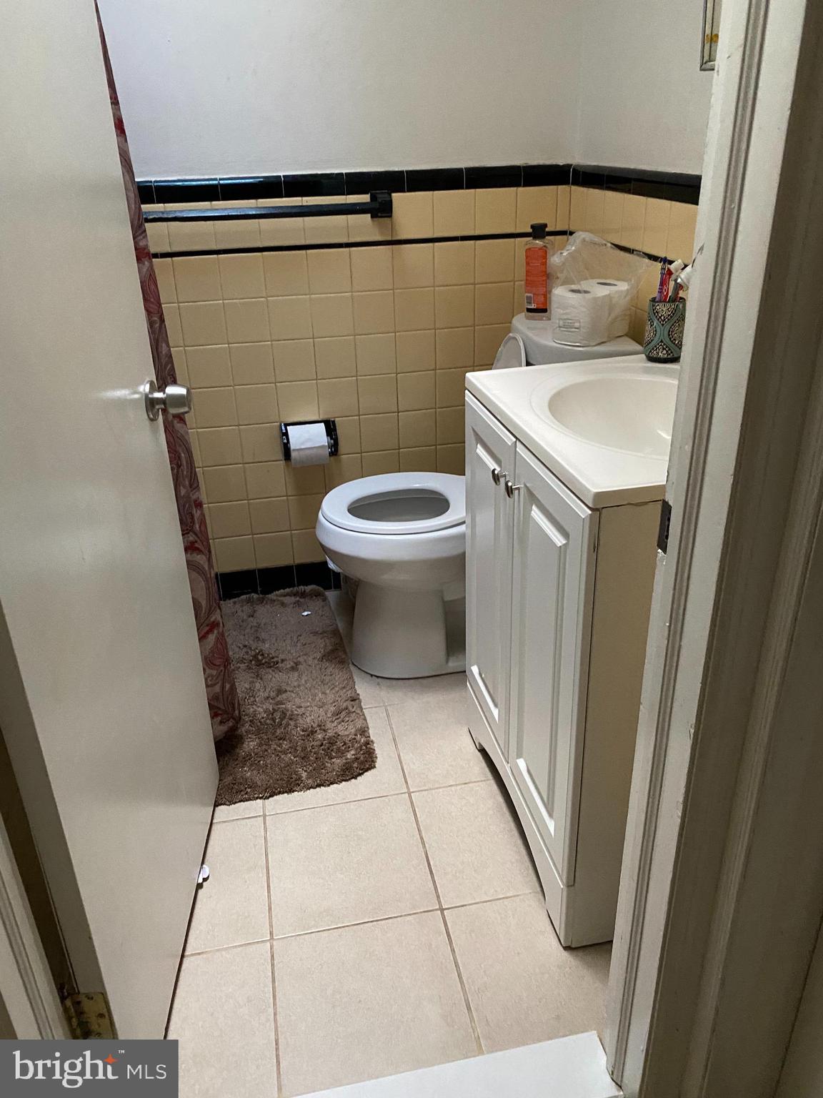 37 Concord Road Darby, PA 19023 - Photo 7 of 12 Hall Bath