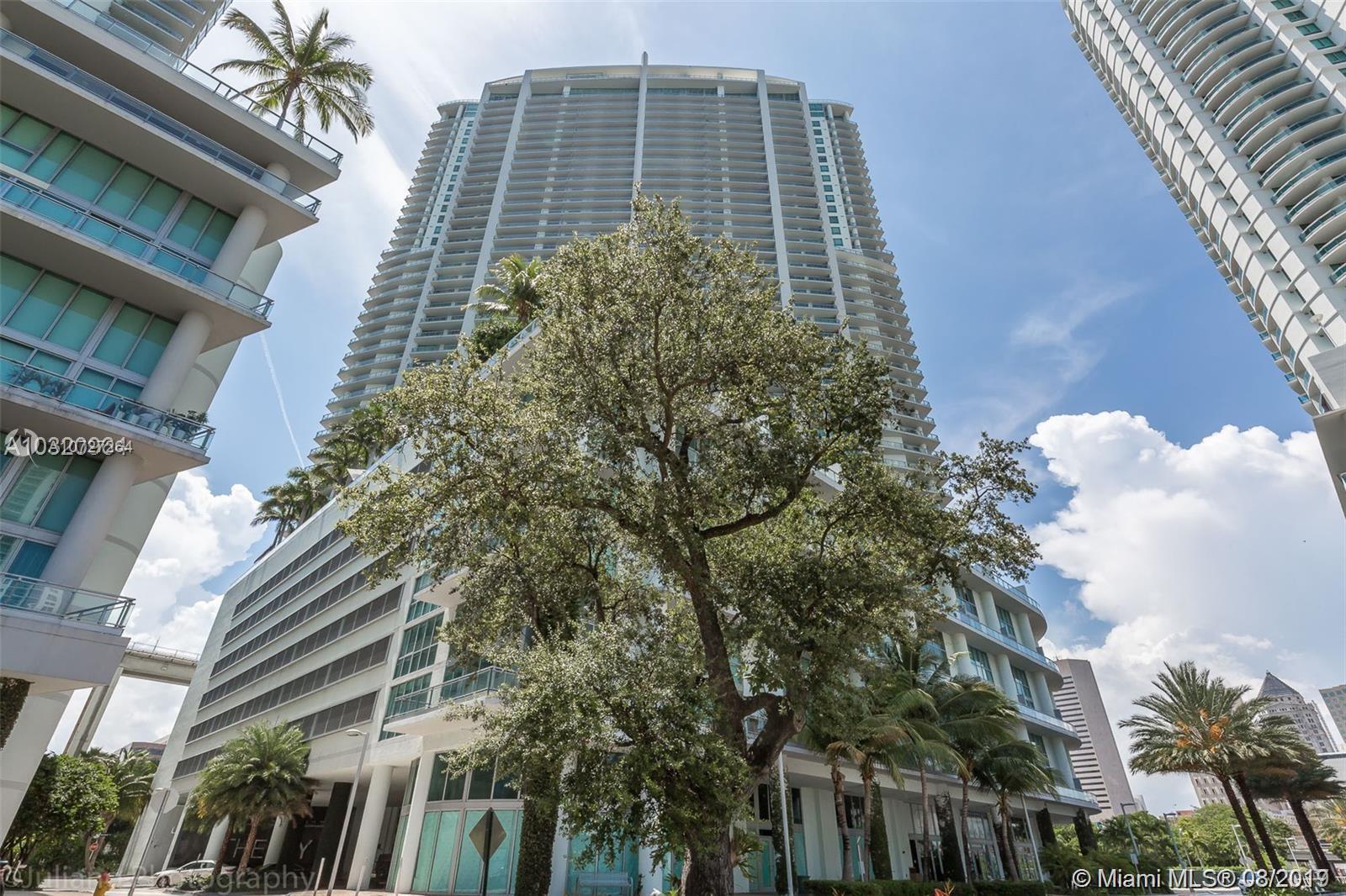 90 Southwest 3rd Street, Unit 1606 Miami, FL 33130 - Photo 1 of 31