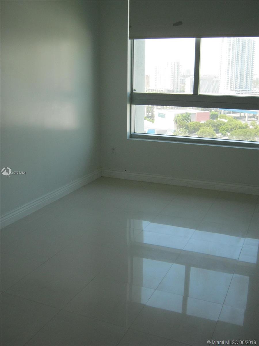 90 Southwest 3rd Street, Unit 1606 Miami, FL 33130 - Photo 12 of 31