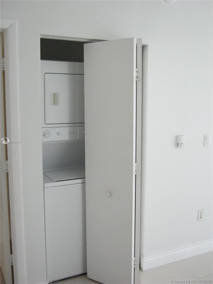 90 Southwest 3rd Street, Unit 1606 Miami, FL 33130 - Photo 18 of 31