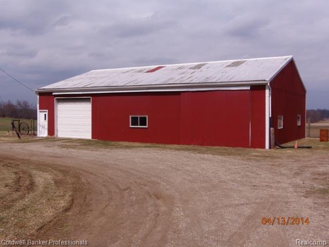 1755 East Newark Road Lapeer, MI 48446 - Photo 3 of 26 1755 Newark barn spring.jpg
