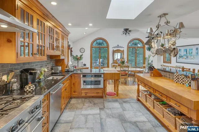 $1,225,000 | 18 Bayberry Drive, Montvale, NJ 07645