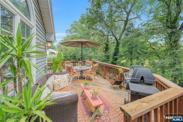 $1,225,000 | 18 Bayberry Drive, Montvale, NJ 07645
