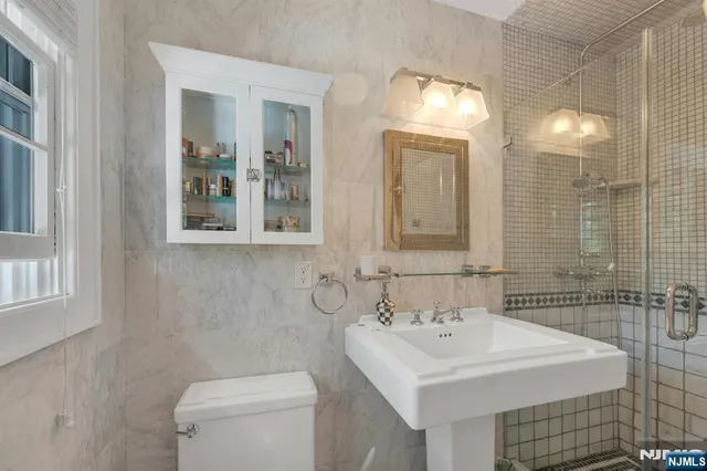 $1,225,000 | 18 Bayberry Drive, Montvale, NJ 07645