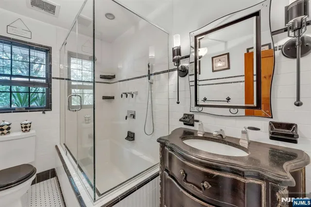 $1,225,000 | 18 Bayberry Drive, Montvale, NJ 07645