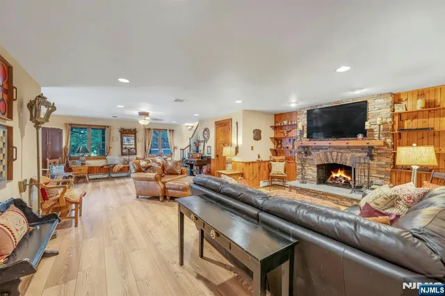 $1,225,000 | 18 Bayberry Drive, Montvale, NJ 07645