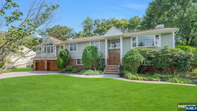 $1,225,000 | 18 Bayberry Drive, Montvale, NJ 07645