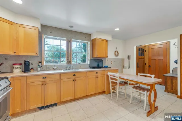 $1,225,000 | 18 Bayberry Drive, Montvale, NJ 07645