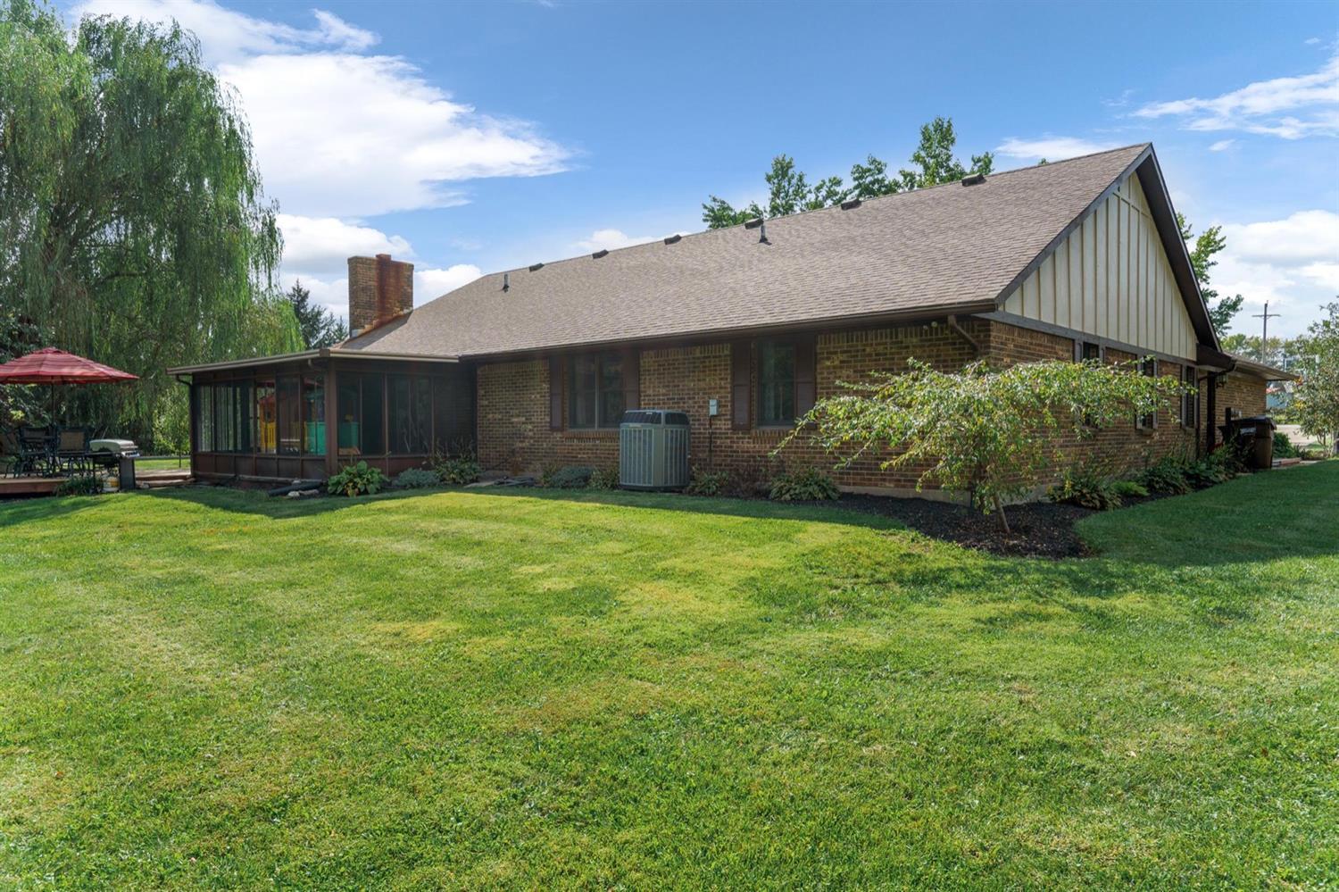 2706 Shaker Road Franklin, OH 45005 - Photo 2 of 49 Gallery Image 2