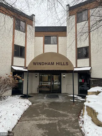 $109,900 | 401 East Burnsville Parkway, Unit 334, Burnsville, MN 55337