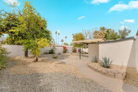 $777,222 | 40851 Bob Hope Drive, Rancho Mirage, CA 92270