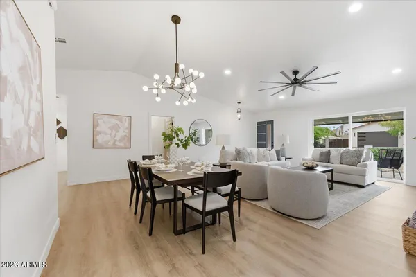$1,195,000 | 2218 East Sunnyside Drive, Phoenix, AZ 85022