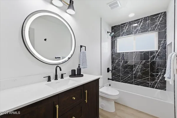 $1,195,000 | 2218 East Sunnyside Drive, Phoenix, AZ 85022