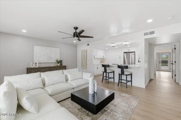 $1,195,000 | 2218 East Sunnyside Drive, Phoenix, AZ 85022