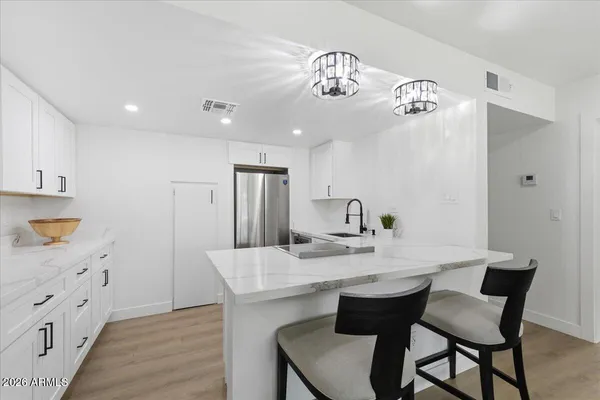 $1,195,000 | 2218 East Sunnyside Drive, Phoenix, AZ 85022