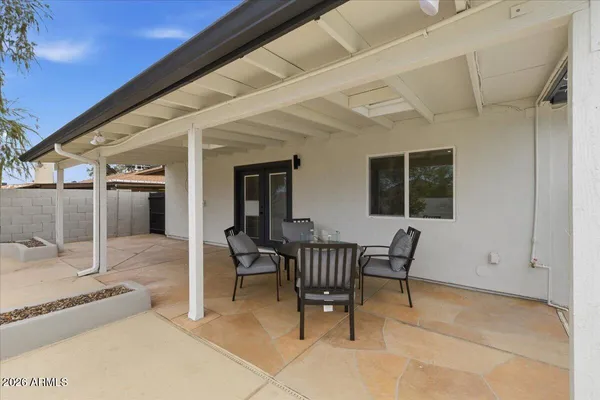 $1,195,000 | 2218 East Sunnyside Drive, Phoenix, AZ 85022