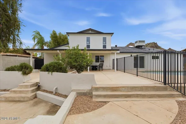 $1,195,000 | 2218 East Sunnyside Drive, Phoenix, AZ 85022