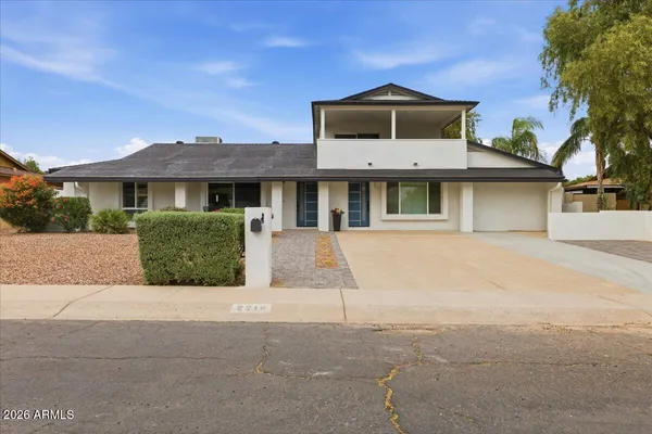 $1,195,000 | 2218 East Sunnyside Drive, Phoenix, AZ 85022