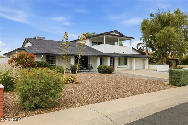 $1,195,000 | 2218 East Sunnyside Drive, Phoenix, AZ 85022