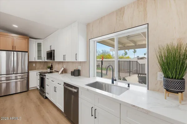 $1,195,000 | 2218 East Sunnyside Drive, Phoenix, AZ 85022