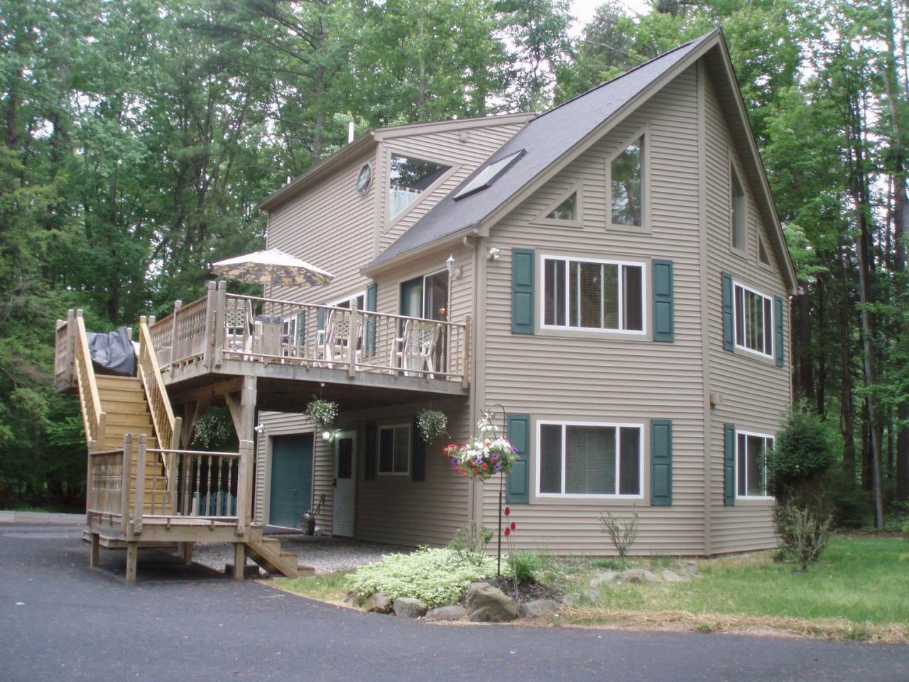 28 King Arthur Road Pocono Lake, PA 18347 - Photo 1 of 11 Main