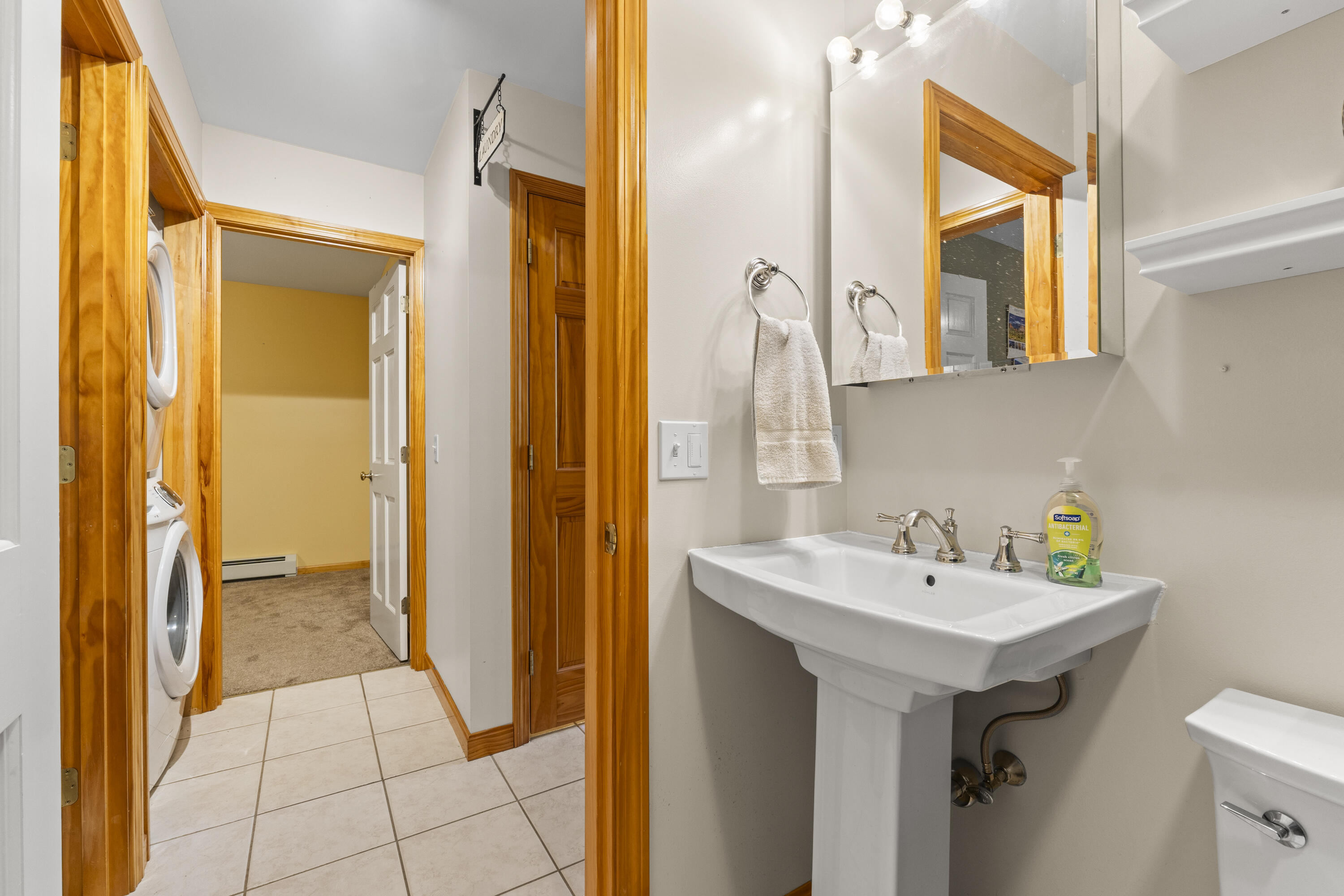 376 Bowdoinham Road Sabattus, ME 04280 - Photo 22 of 81 First Floor Full Bathroom