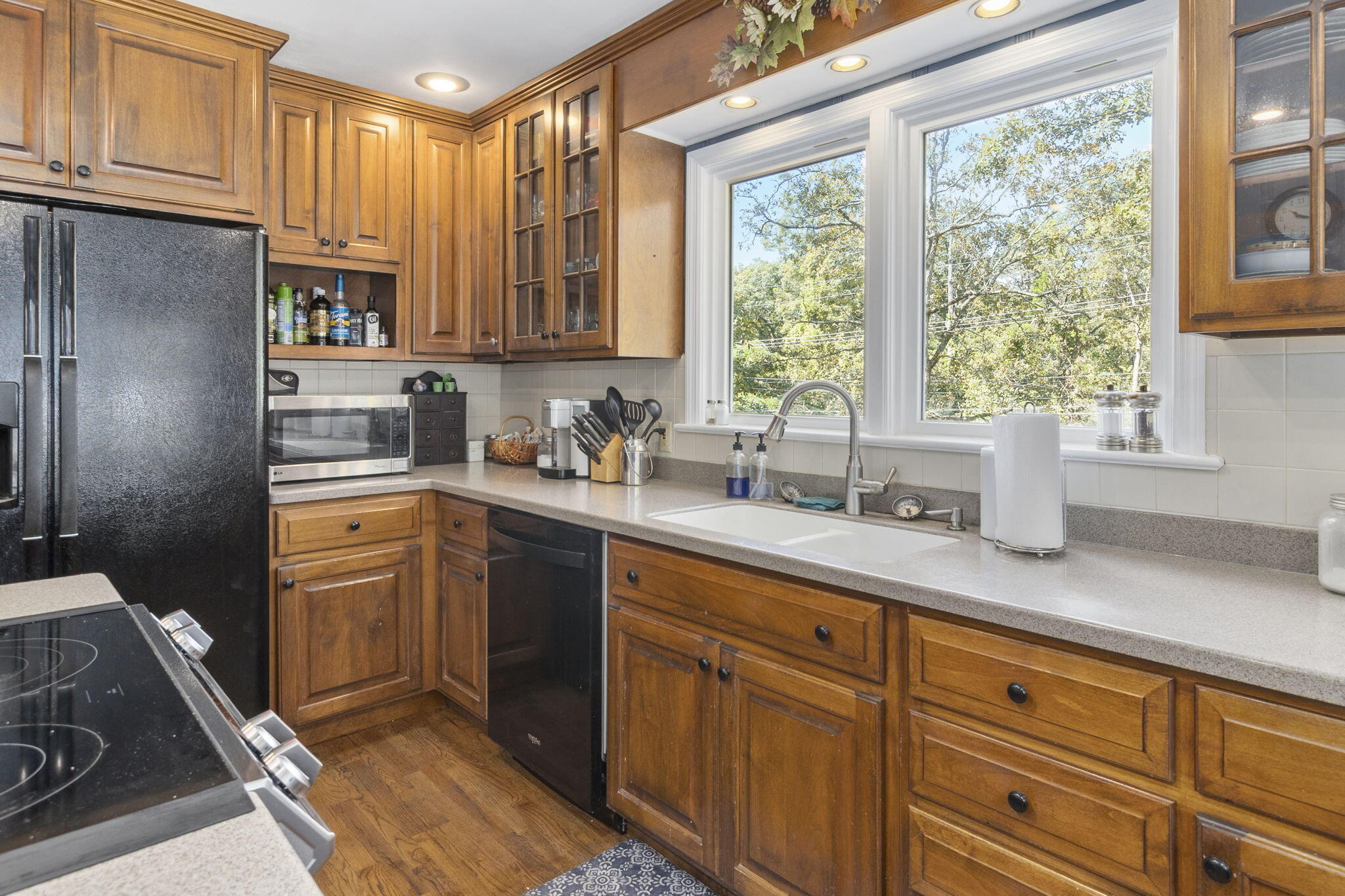 905 Ridgeway Avenue Signal Mountain, TN 37377 - Photo 16 of 51 Kitchen