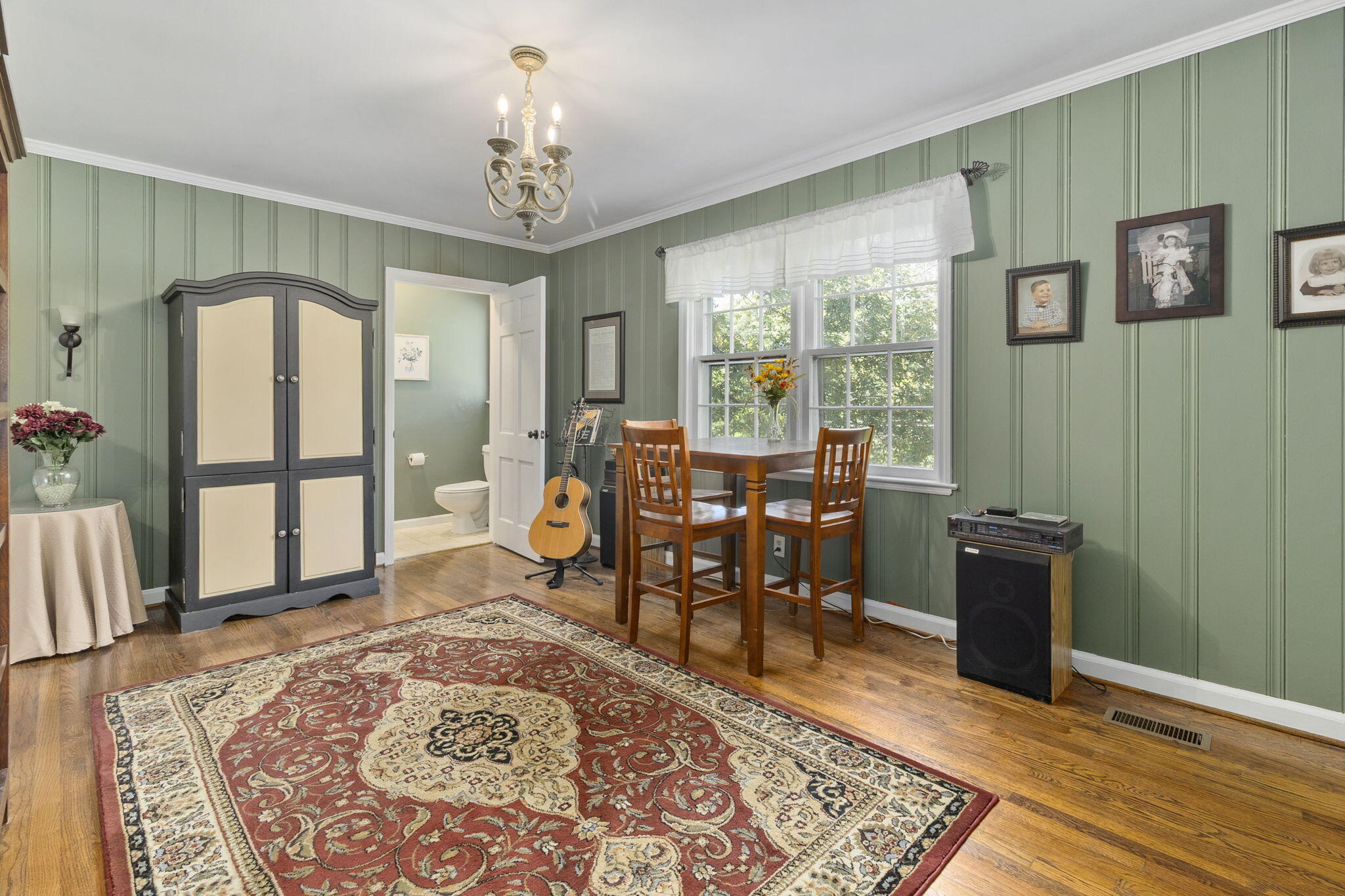 905 Ridgeway Avenue Signal Mountain, TN 37377 - Photo 18 of 51 Family room