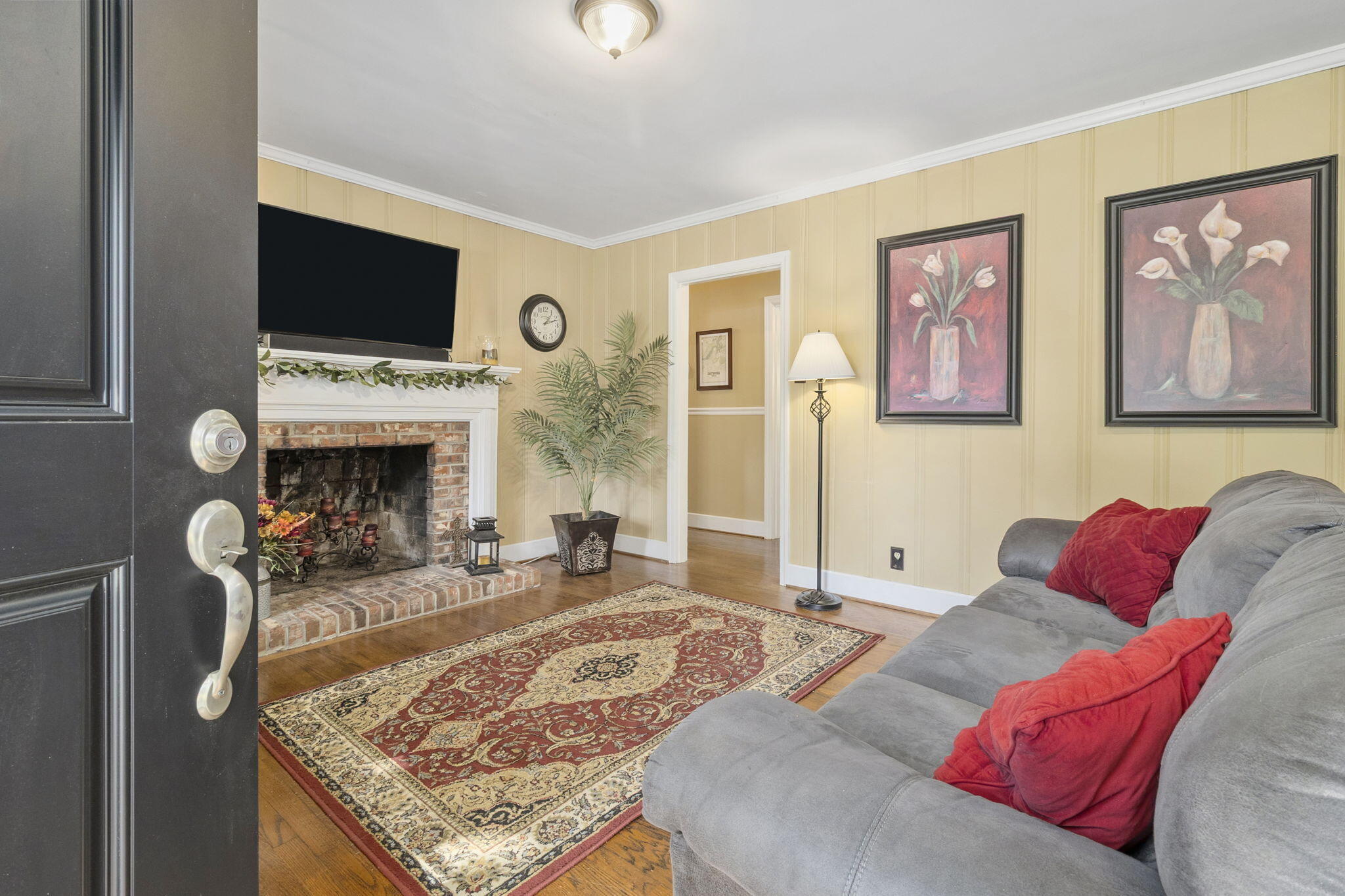 905 Ridgeway Avenue Signal Mountain, TN 37377 - Photo 4 of 51 Welcome!