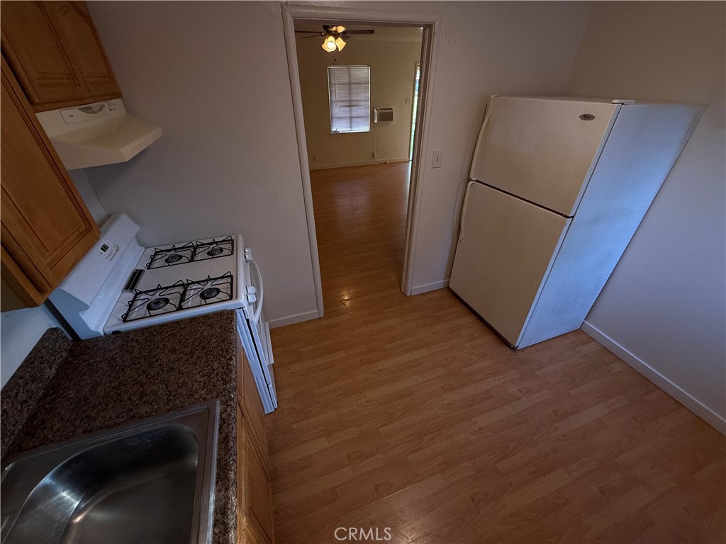 981 Barney Street Merced, CA 95340 - Photo 6 of 8