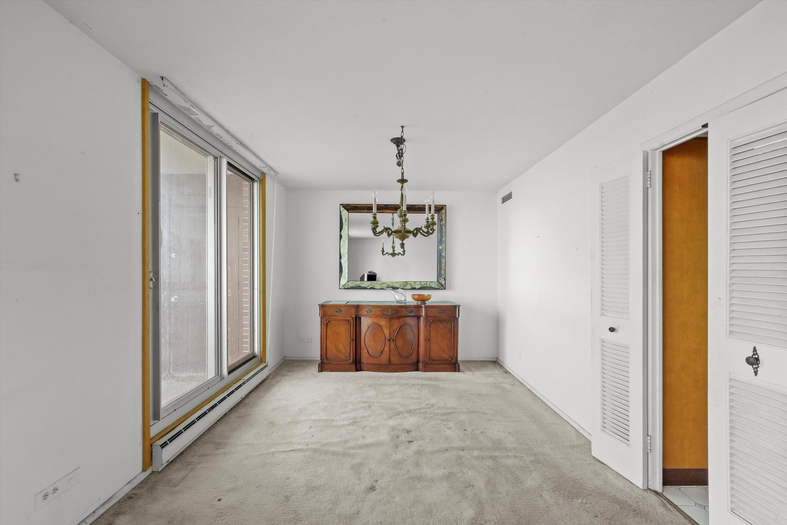 5901 North Sheridan Road, Unit 13B Chicago, IL 60660 - Photo 14 of 28 Gallery Image 14