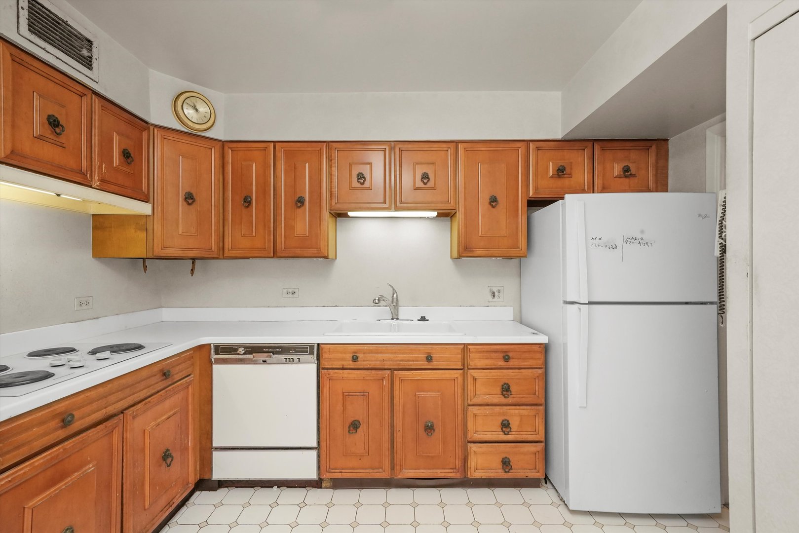5901 North Sheridan Road, Unit 13B Chicago, IL 60660 - Photo 3 of 28 Gallery Image 3