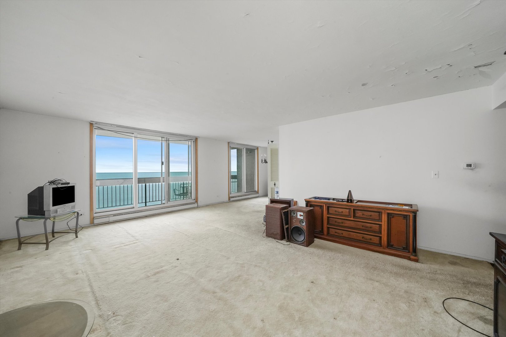 5901 North Sheridan Road, Unit 13B Chicago, IL 60660 - Photo 4 of 28 Gallery Image 4