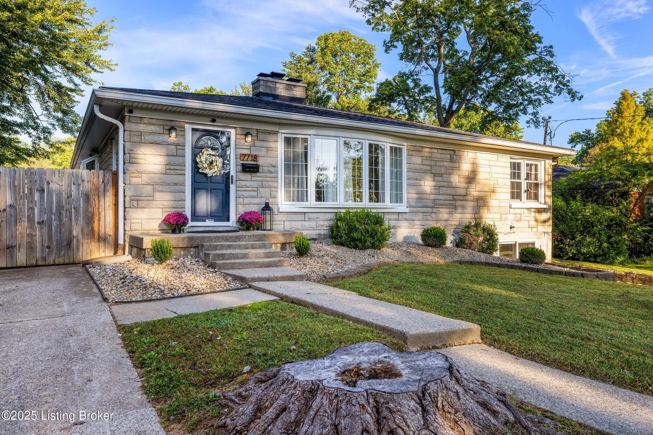 7718 Crestline Road Louisville, KY 40214 - Photo 4 of 33 10-RBWP7648_1