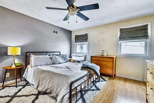 $2,350 | 4784 Sciota Street, Bloomfield, PA 15224