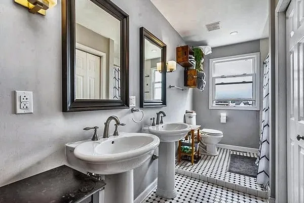 $2,350 | 4784 Sciota Street, Bloomfield, PA 15224