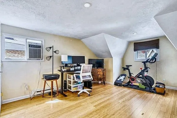 $2,350 | 4784 Sciota Street, Bloomfield, PA 15224