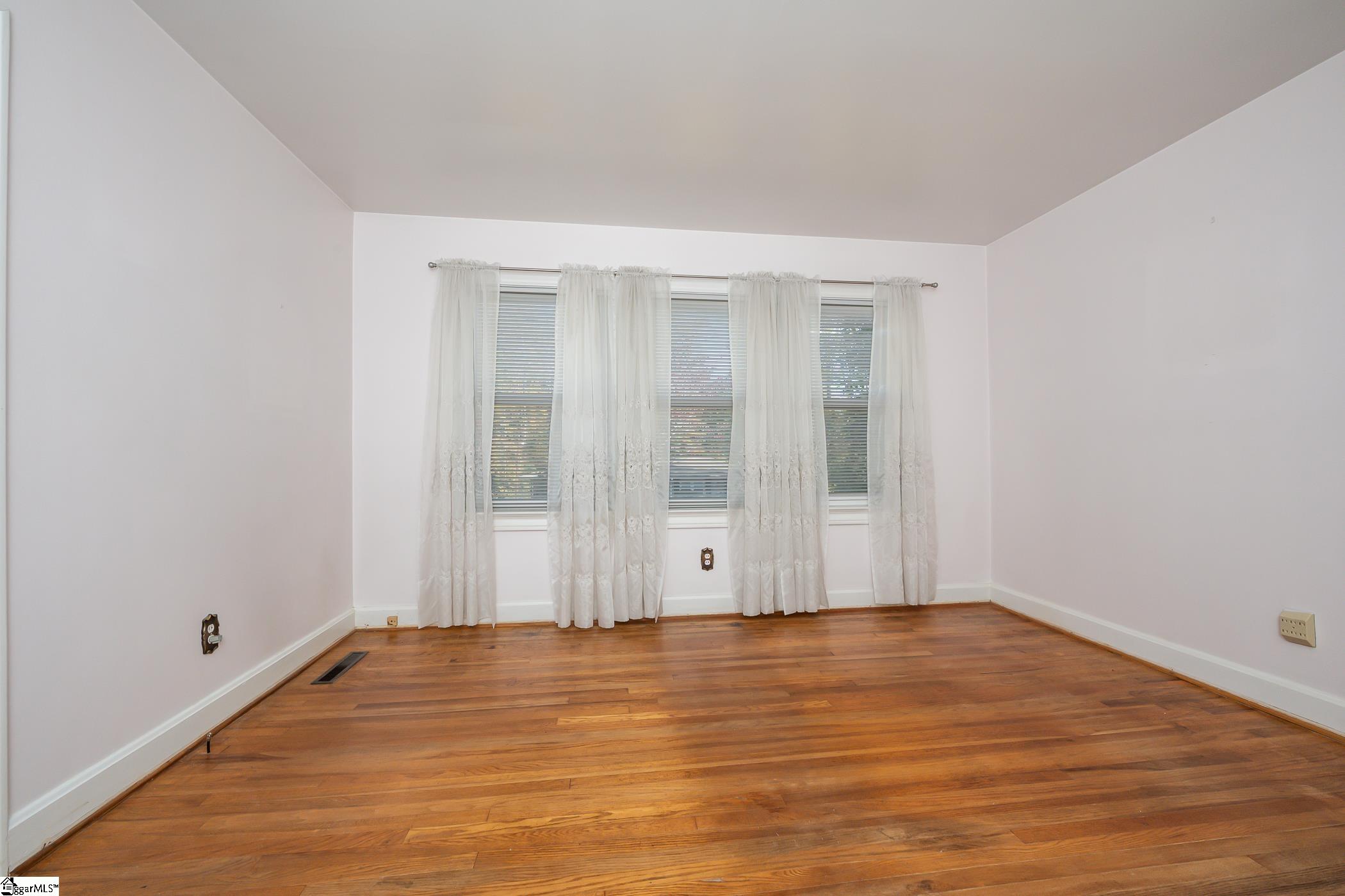 214 Meadow Road Laurens, SC 29360 - Photo 18 of 34 Gallery Image 18