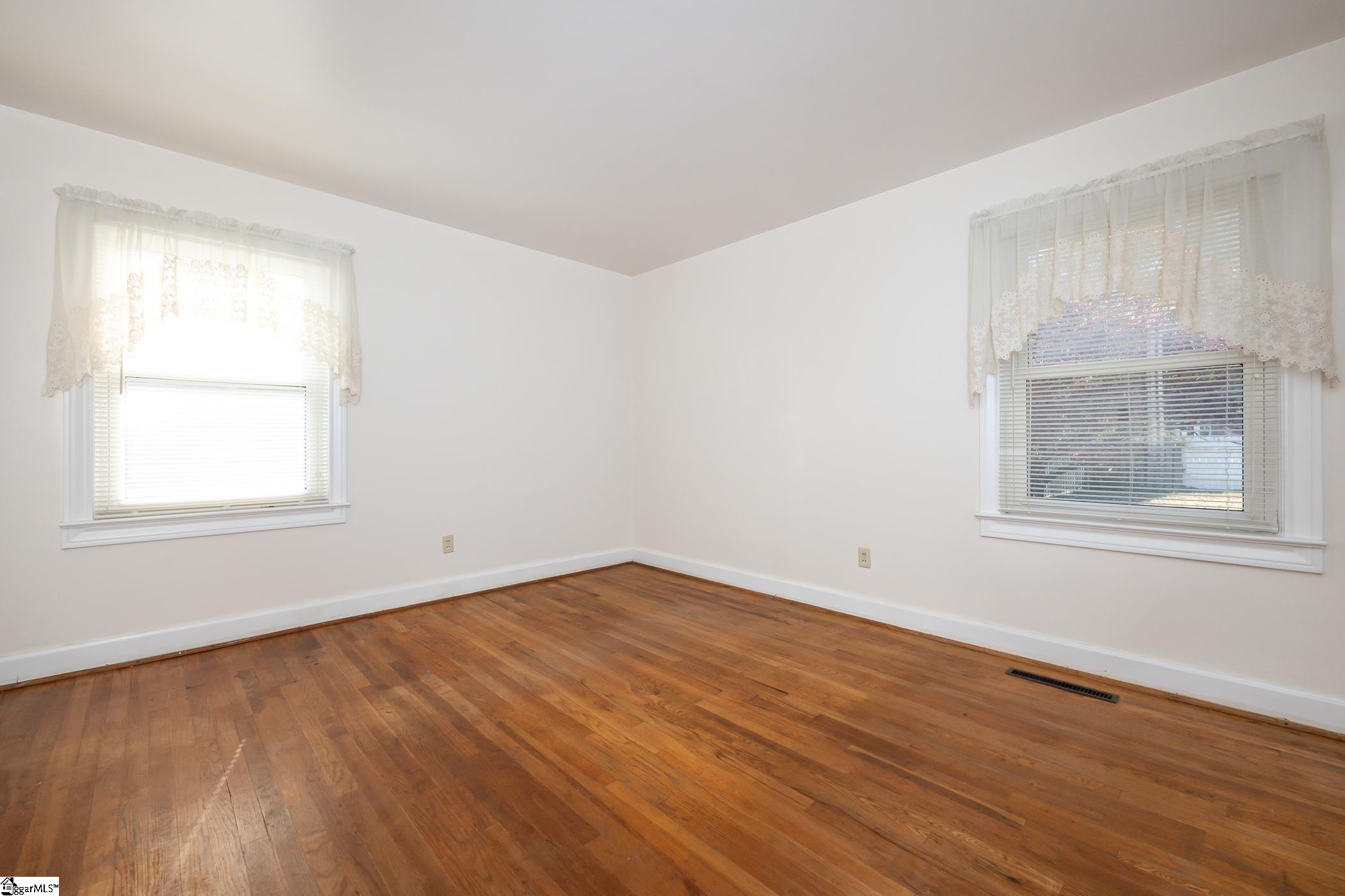 214 Meadow Road Laurens, SC 29360 - Photo 23 of 34 Gallery Image 23