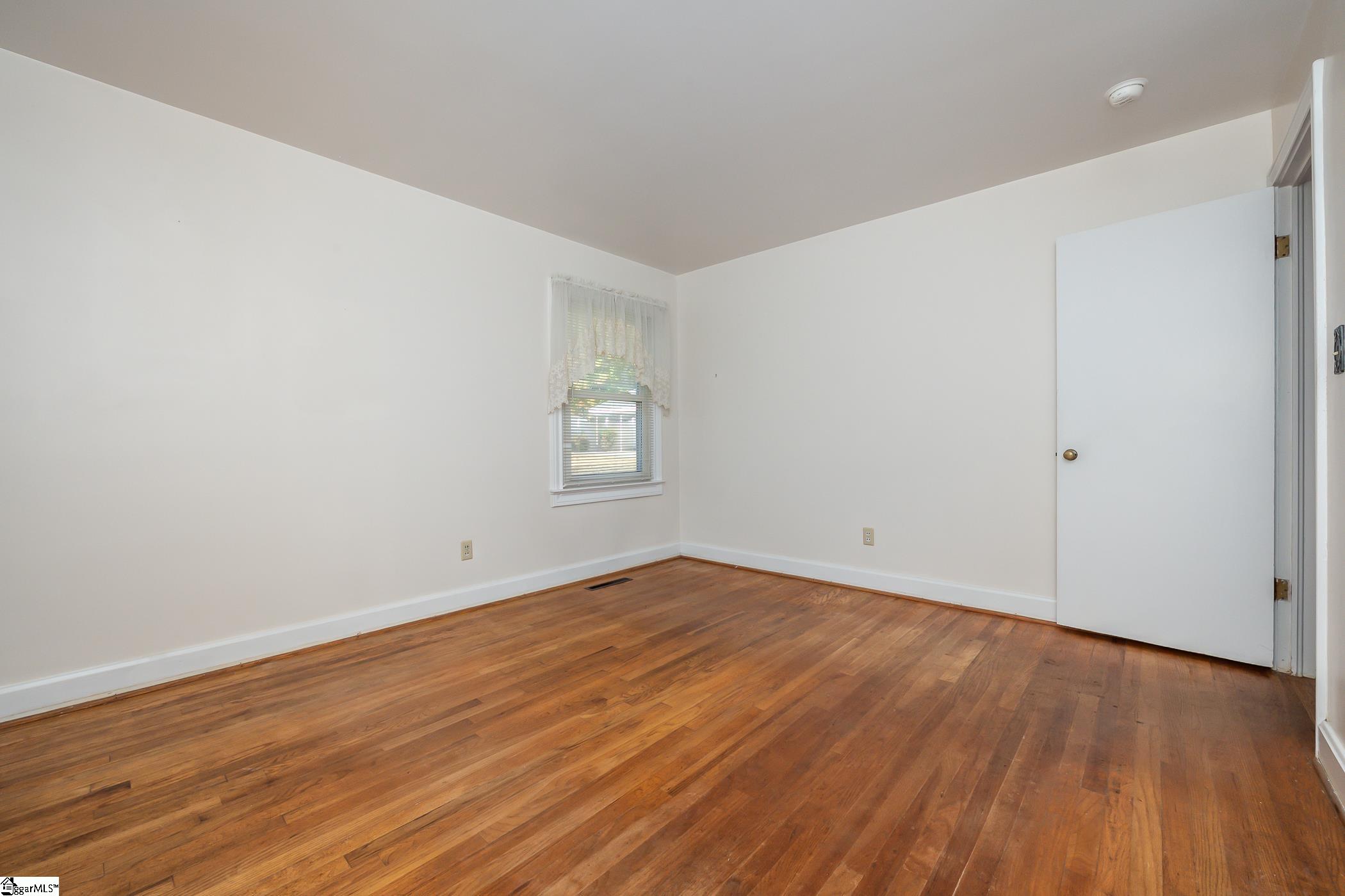 214 Meadow Road Laurens, SC 29360 - Photo 26 of 34 Gallery Image 26