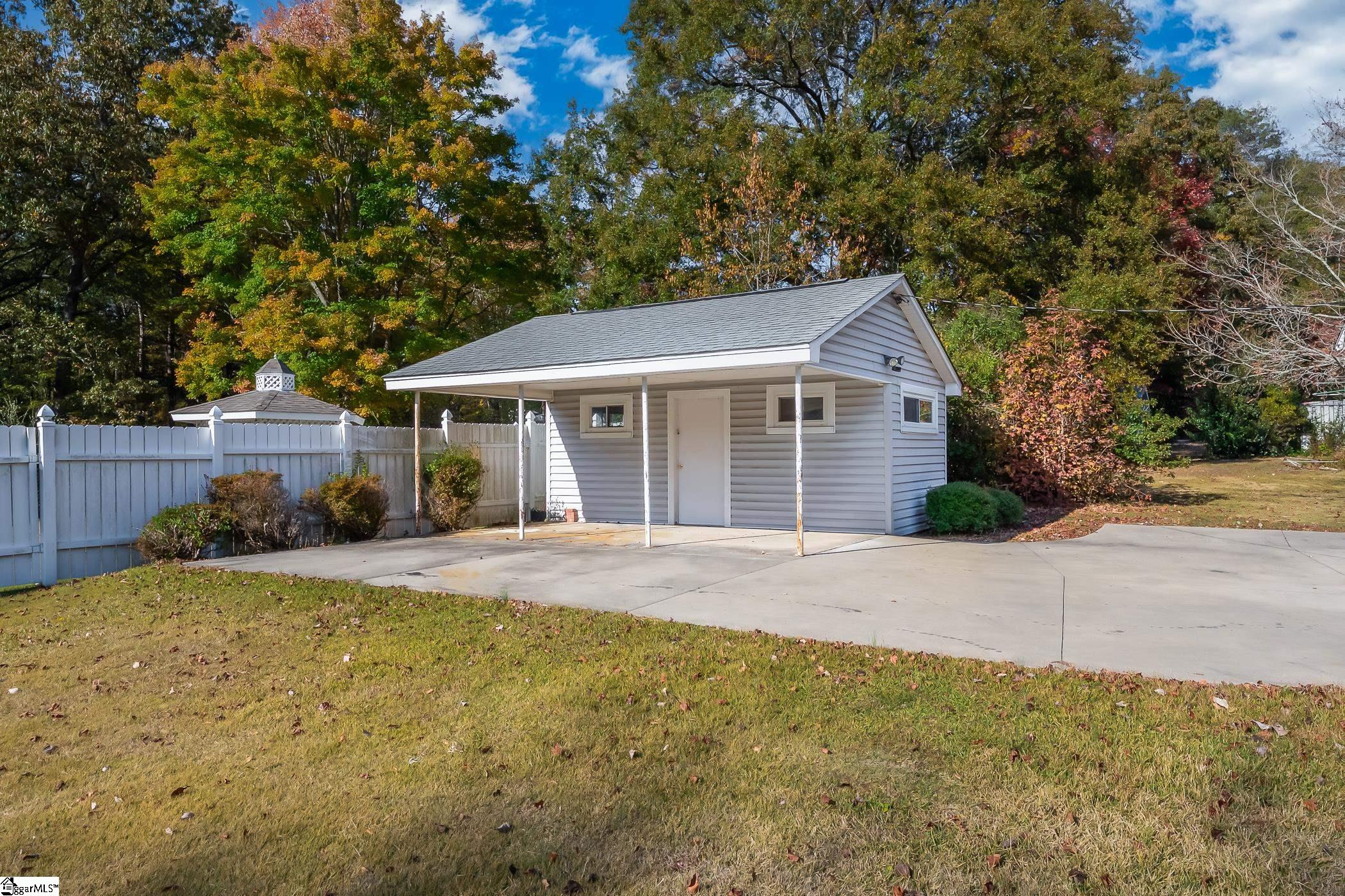 214 Meadow Road Laurens, SC 29360 - Photo 28 of 34 Gallery Image 28