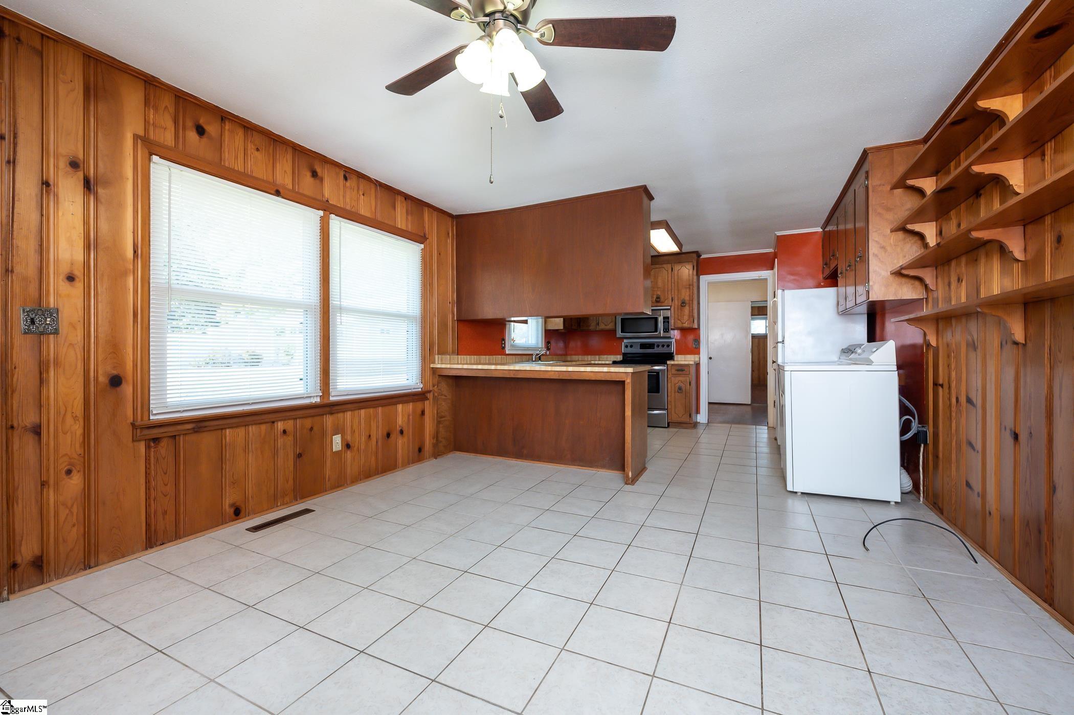214 Meadow Road Laurens, SC 29360 - Photo 10 of 34 Gallery Image 10