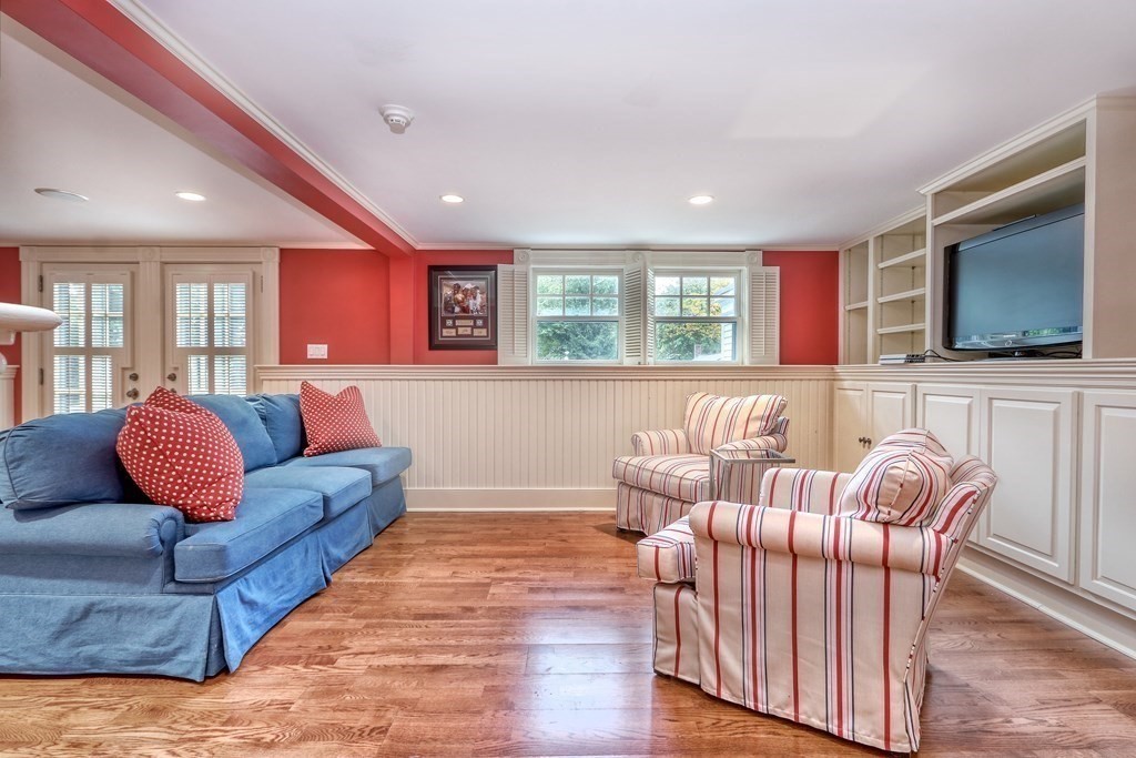 15 Livermore Road Wellesley, MA 02481 - Photo 27 of 42 Gallery Image 27