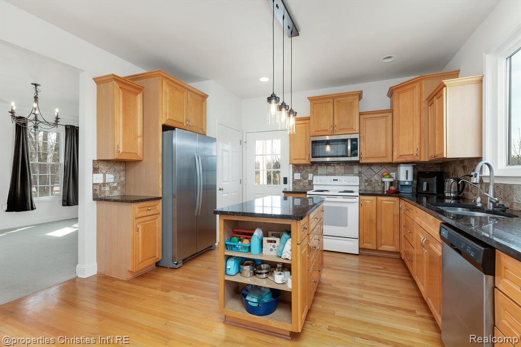 49730 Eight Mile Road Northville, MI 48167 - Photo 17 of 49 Gallery Image 17