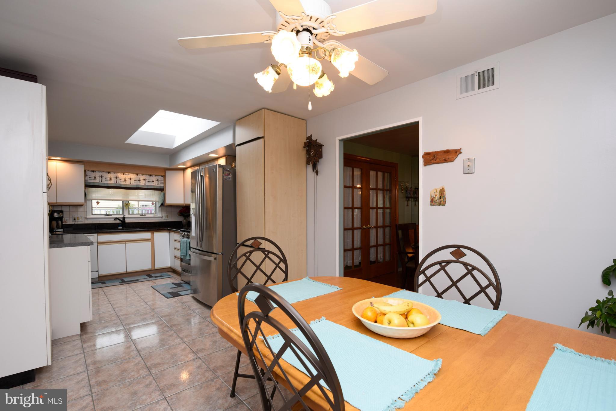11604 Stevens Road Philadelphia, PA 19116 - Photo 13 of 33 Eat in Kitchen