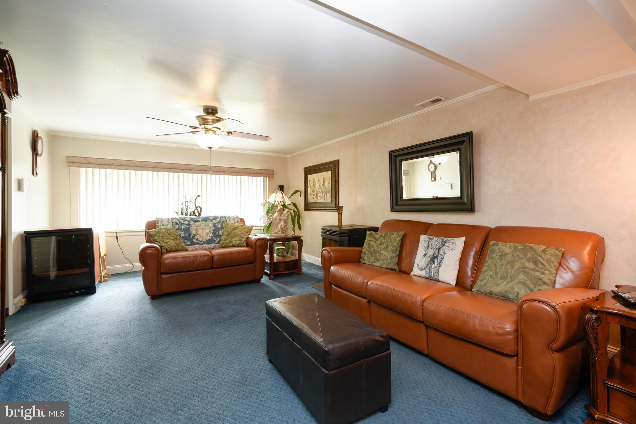 11604 Stevens Road Philadelphia, PA 19116 - Photo 17 of 33 Family room