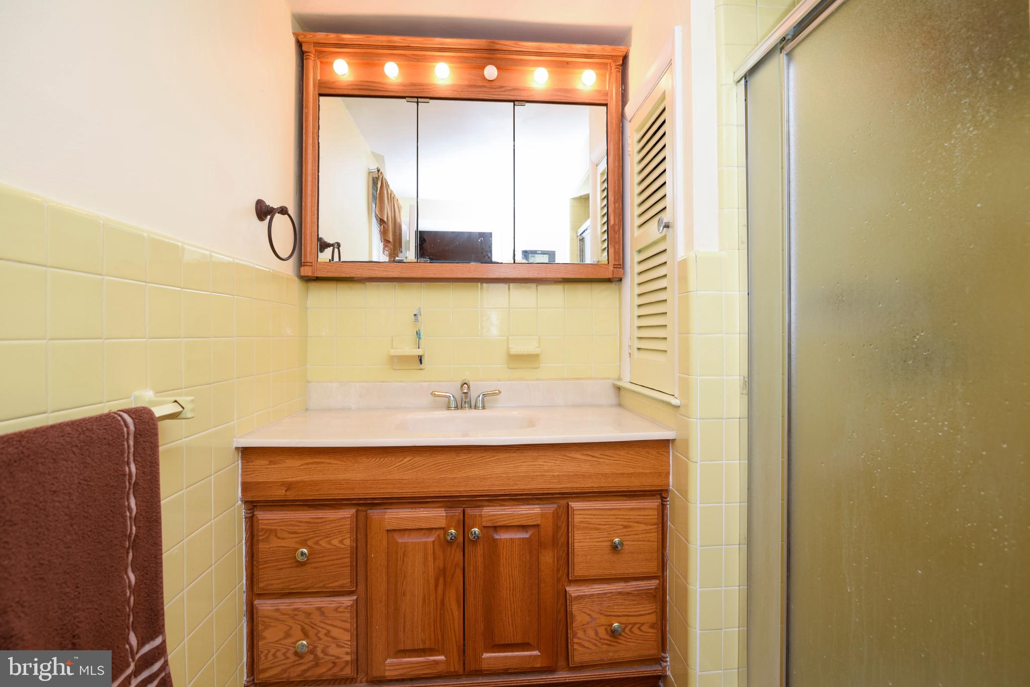 11604 Stevens Road Philadelphia, PA 19116 - Photo 26 of 33 Master Bath